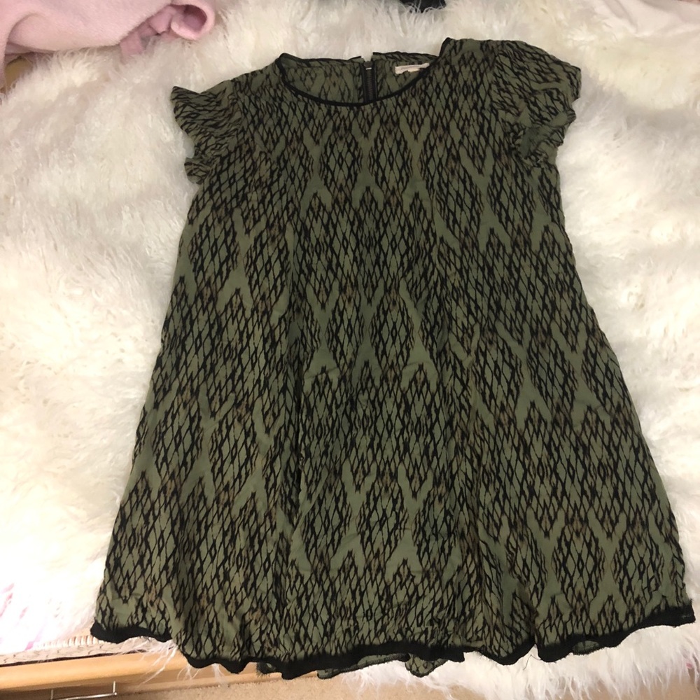 Small silence + noise shift dress